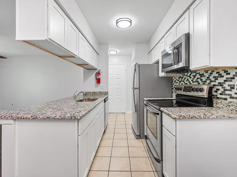 30 Bolton Ct — Photo 5