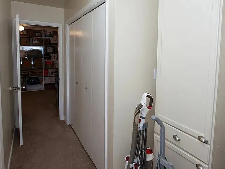 1416 Adams Cir — Photo 15