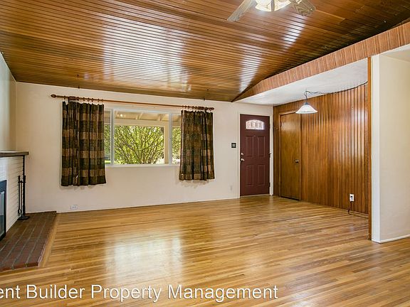 2nd image of 3125 Cardenas Dr NE