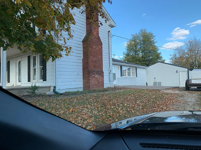 112 N Maple St — Photo 1