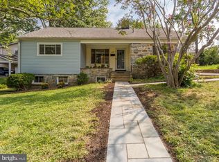 1001 Seaton Ln, Falls Church, VA 22046