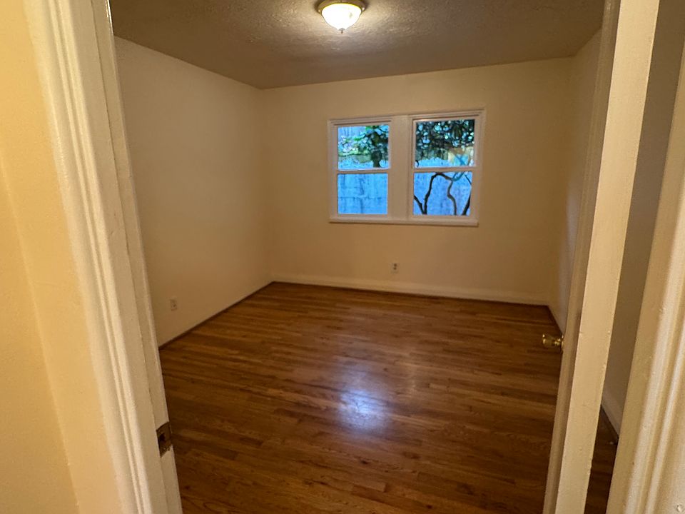 1st image of 1016 SE 26th Ave #1006