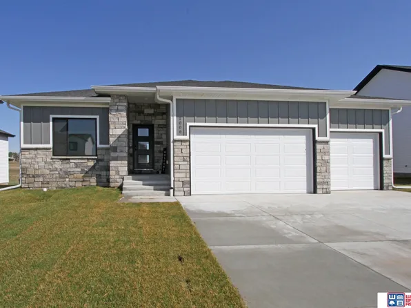 1006 W Panorama Rd, Lincoln, NE 68523