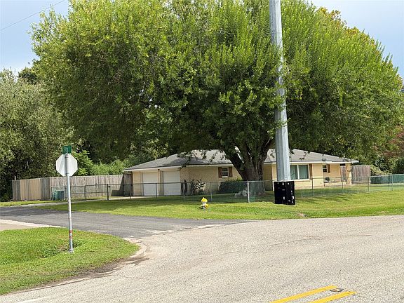 2nd image of 2004 9th St