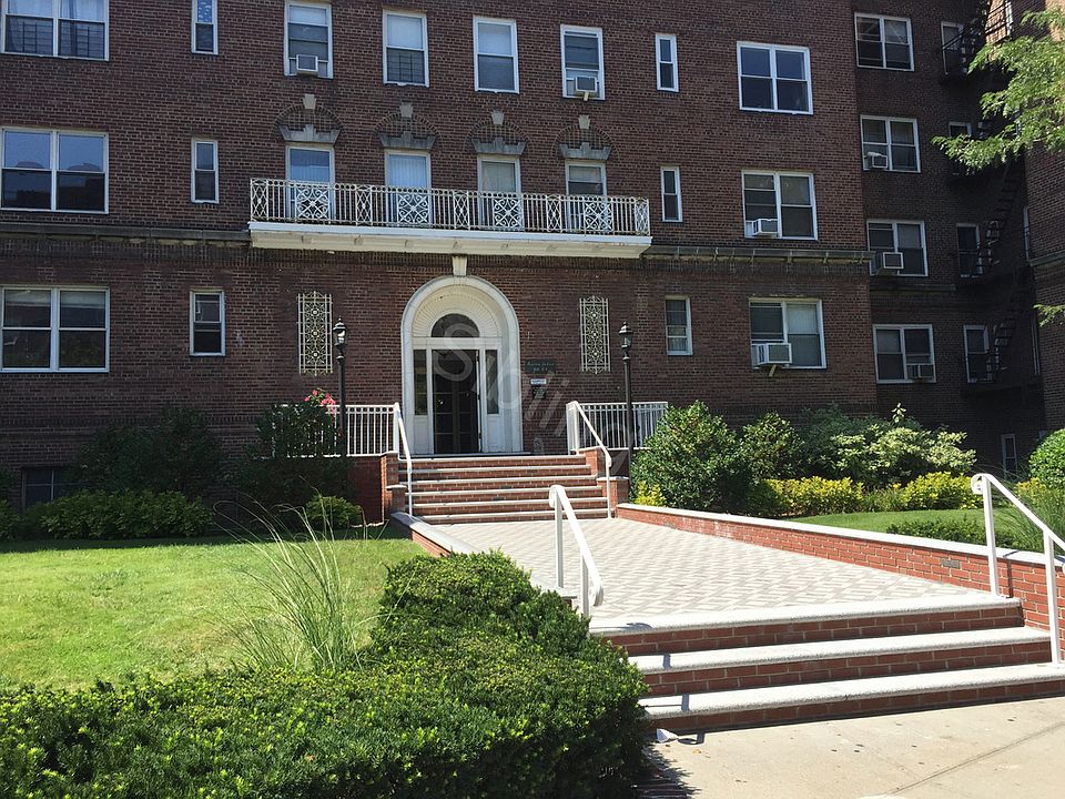2nd image of 6864 Yellowstone Blvd APT A25