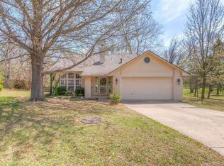 1000 N Douglas Dr, Claremore, OK 74017