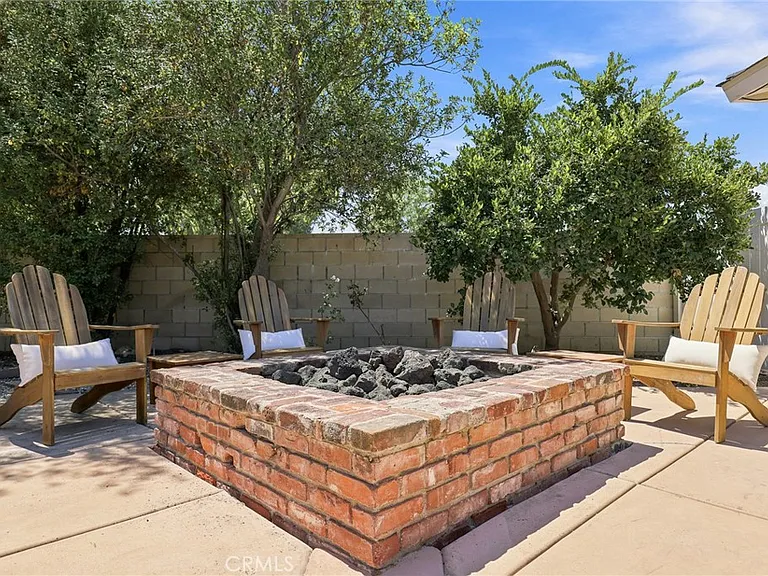 2726 E Riding Way — Photo 40