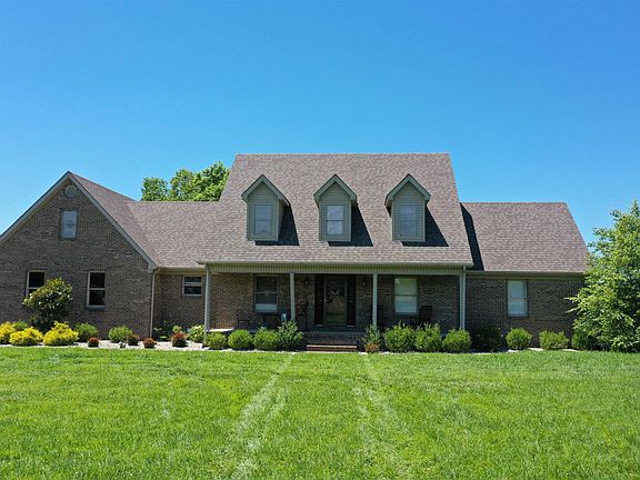 2nd image of 824 Mullins Ln