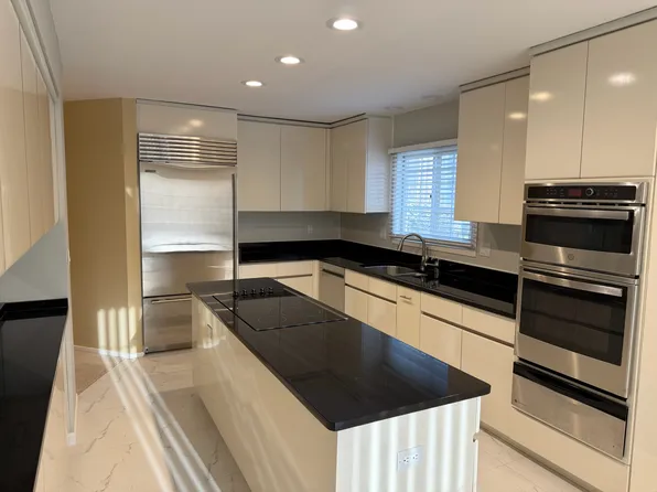 6337 Celeste Rd #51, West Bloomfield, MI 48322