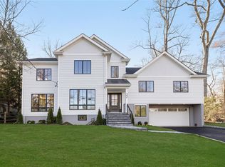 22 Chamberlain St, Rye, NY 10580