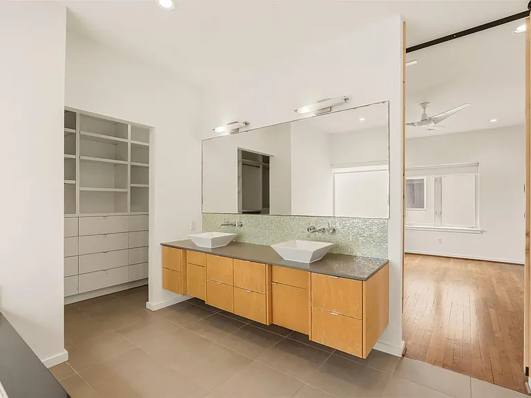1823 Southmore Blvd — Photo 7