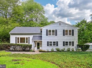 28 Pine Knoll Dr, Lawrence Township, NJ 08648