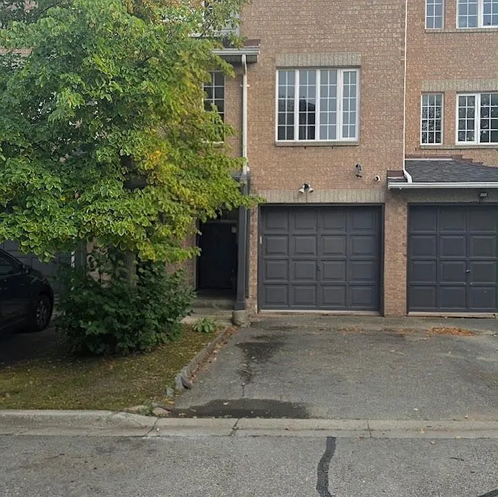 74 Spadina Rd #44