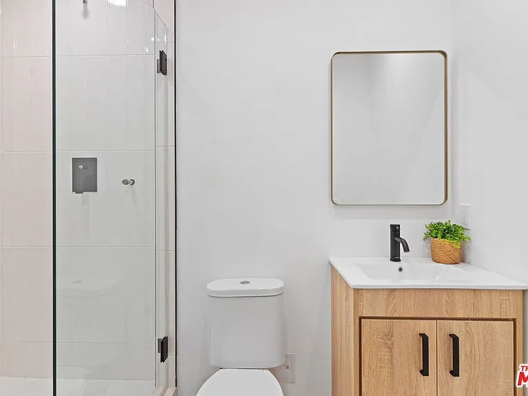 4535 Haskell Ave — Photo 38