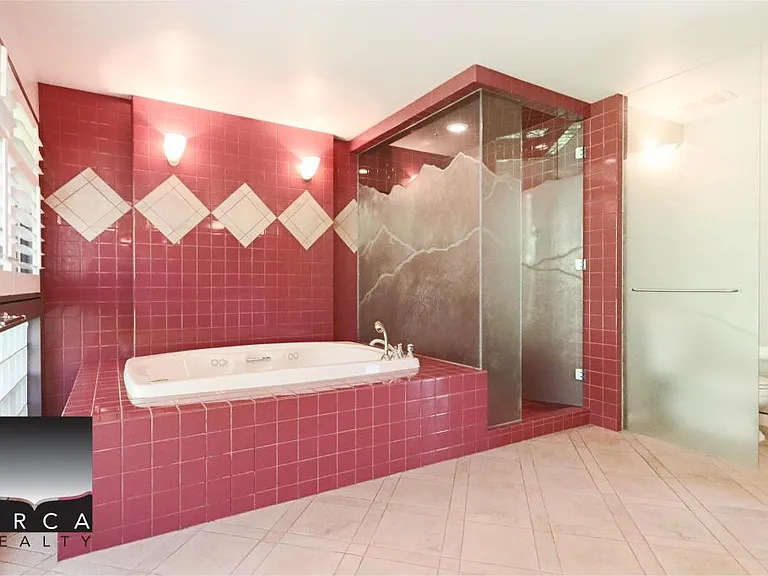 687 Beachview Dr — Photo 28