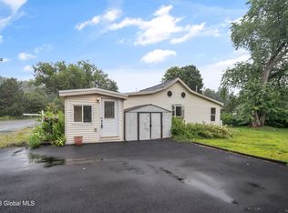 386 W Maple St, Corinth, NY 12822
