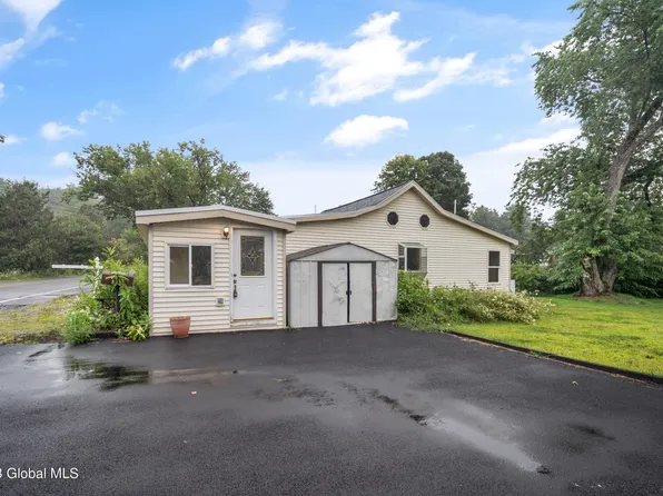 386 W Maple Street, Corinth, NY 12822