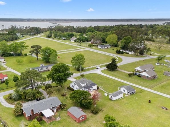 158 Old River Road, Beaufort, NC 28516