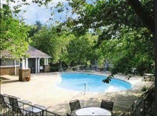 2830 16th St NE APT 18, Hickory, NC 28601