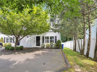 1/2 Lindenwoods Rd #A, Norwalk, CT 06851