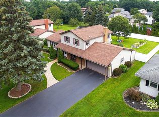 186 Quesada Dr, Rochester, NY 14616