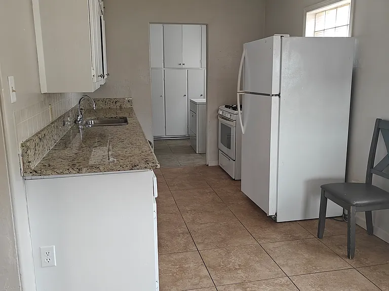 108 Peach St — Photo 11