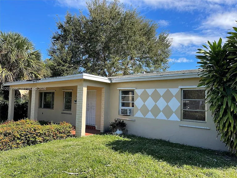 16321 NW 18th Ave — Photo 2
