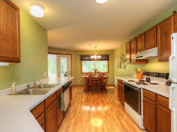 4th image of 2581 Heritage Dr