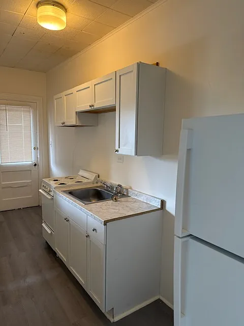 130 Clymer St — Photo 4