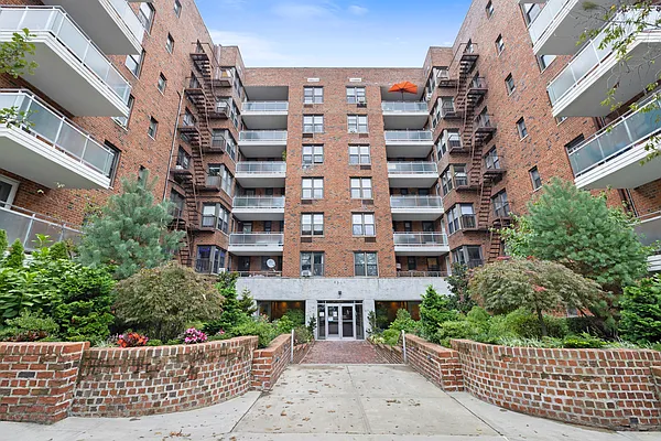 Sold by Compass | media 9