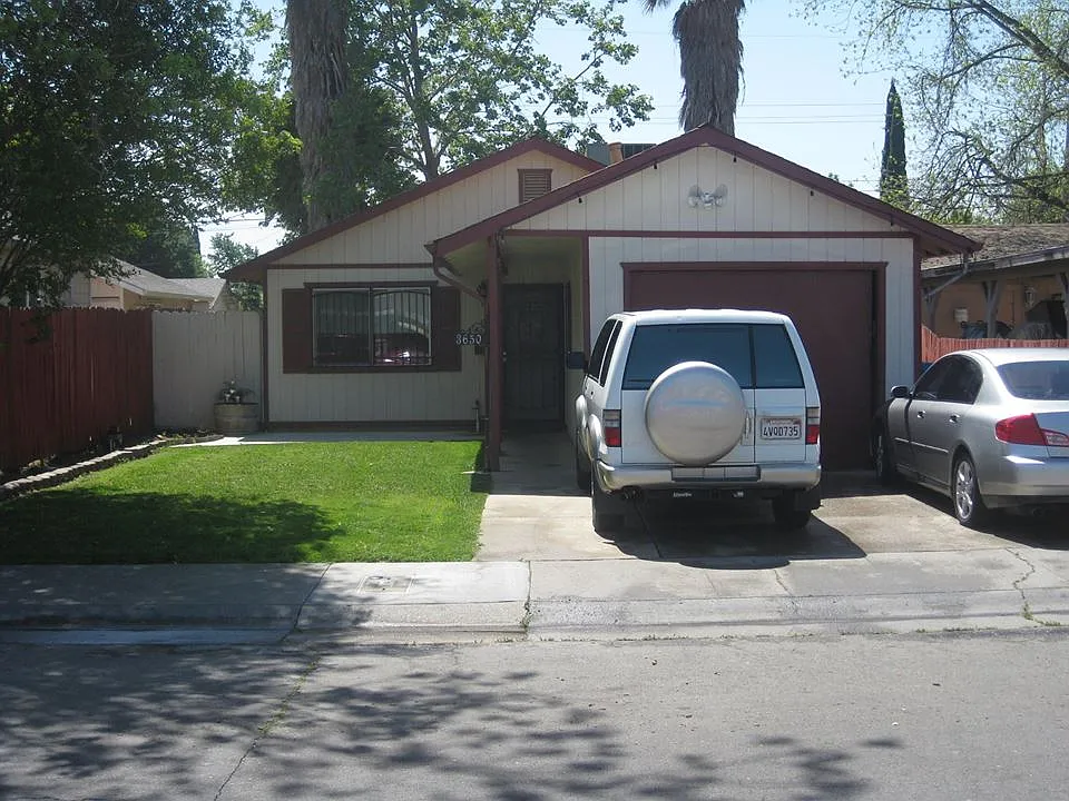 3650 19th Ave photo 1