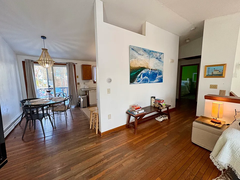Pepper Bush Trl