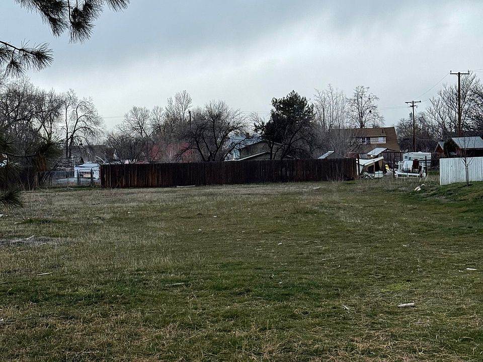 1st image of 874 E Gregson Ave
