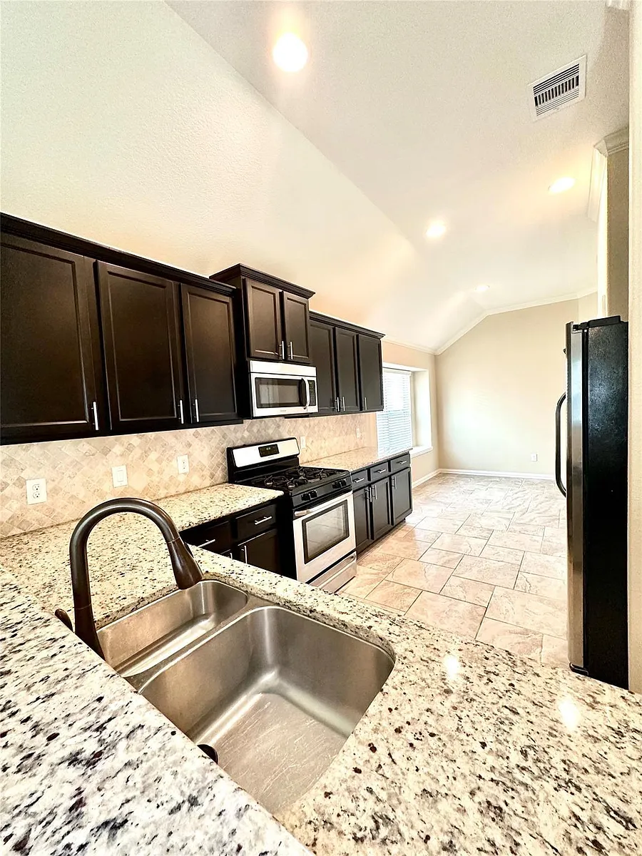 Building Photo - 14818 Raleighs Meadow Ct