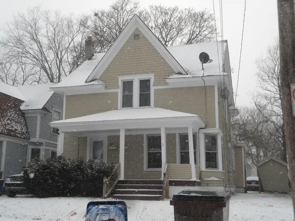 834 Oakhill St SE, Grand Rapids, MI 49507