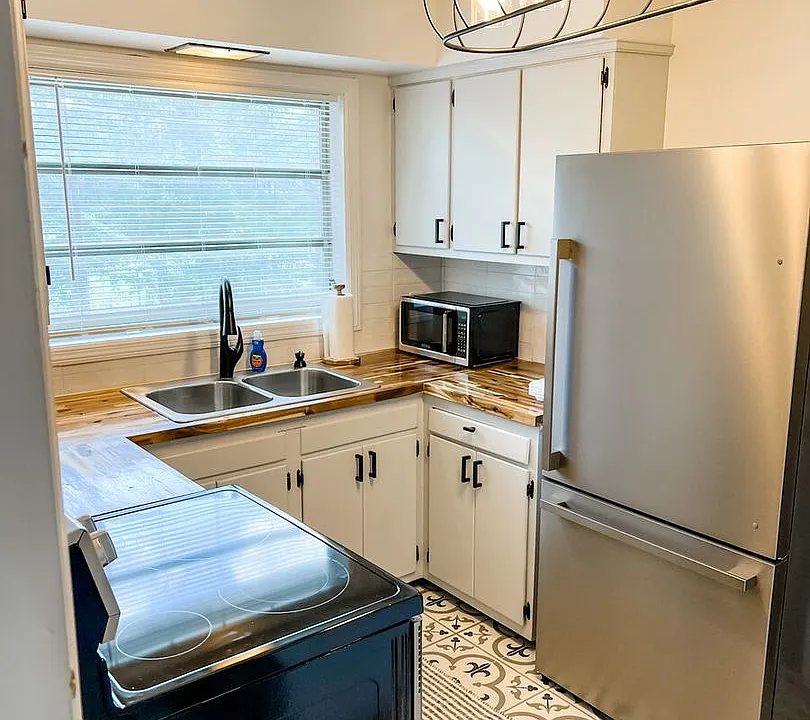 23 Berkley Pl #4