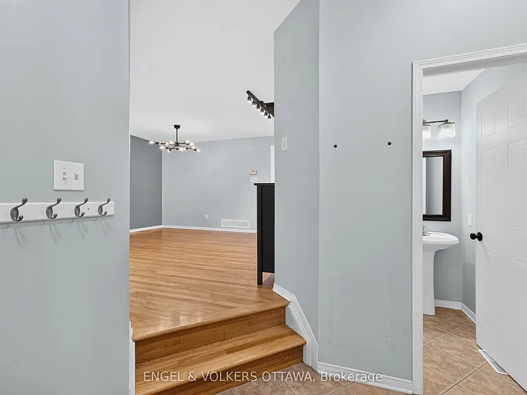 2123 Esprit Dr — Photo 4