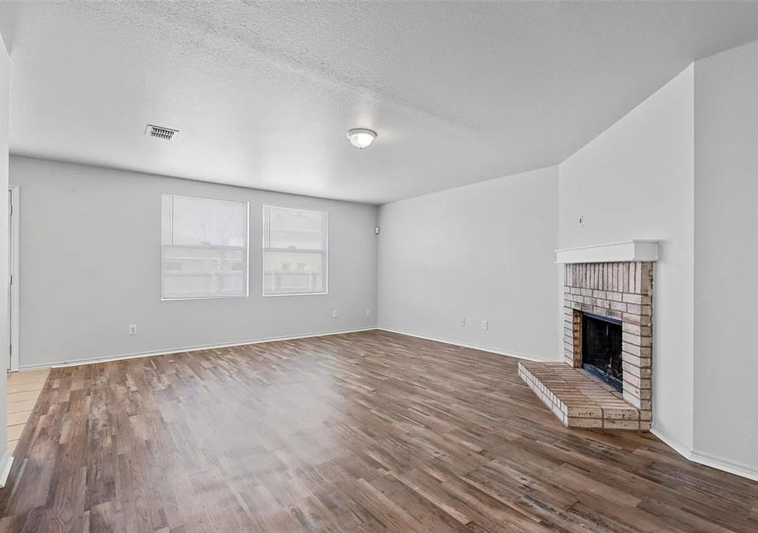Fresh updates, open floor plan, multiple living areas, this property blends comfort and functiona... — Photo 4