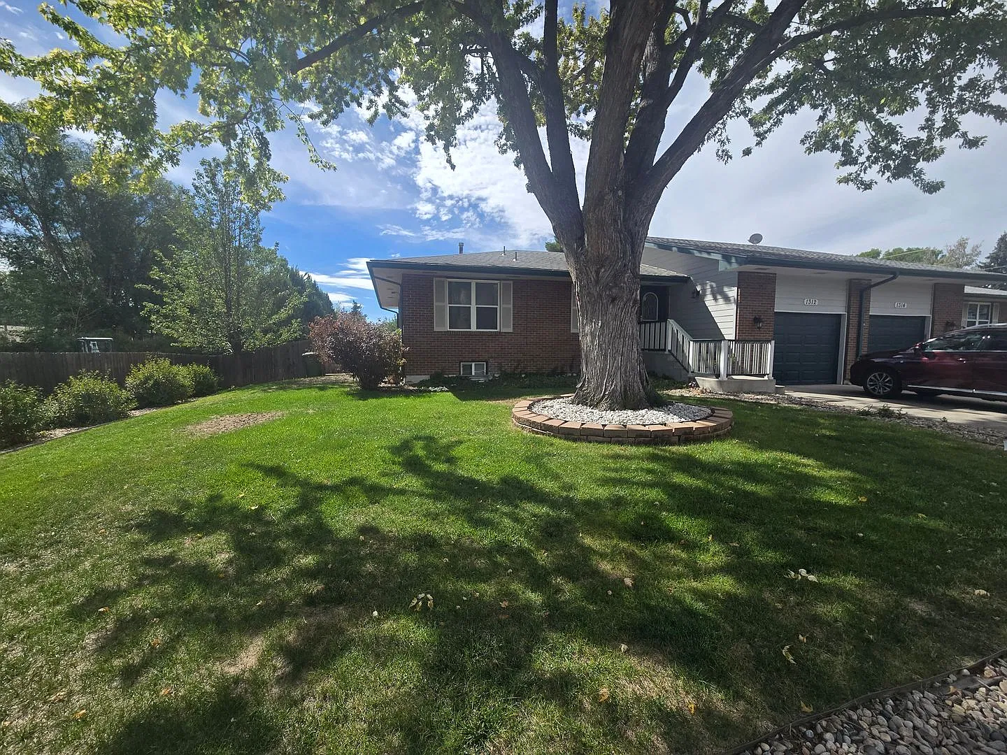 Spacious And Updated 4b/2.5b Now Available In Loveland! Huge Back Yard! — Photo 1