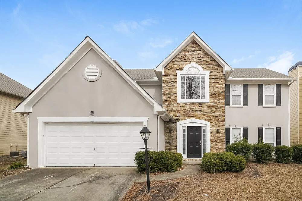 4 bed, 2.5 bath, 2607 sqft, $3,710 — Photo 1