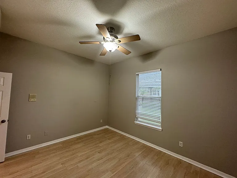 2521 Roat Dr — Photo 7