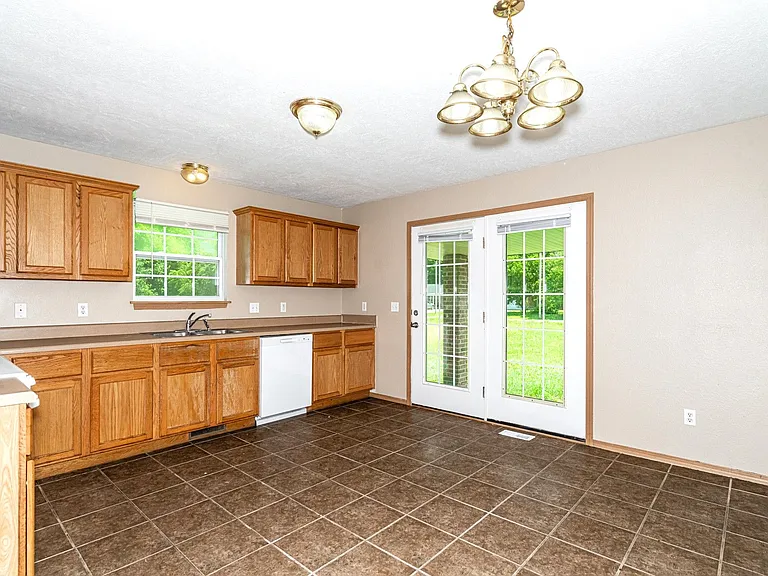 2726 E Loren — Photo 9