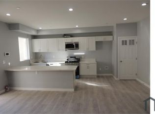22735 Del Valle St #6, Woodland Hills, CA 91364