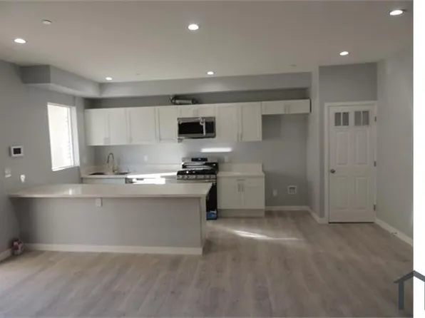 22735 Del Valle St #3, Woodland Hills, CA 91364