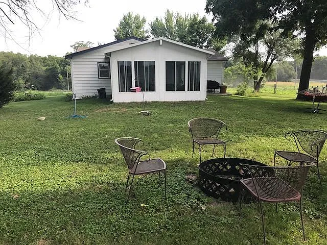 2 bed, 1200 sqft, $1,850 — Photo 4