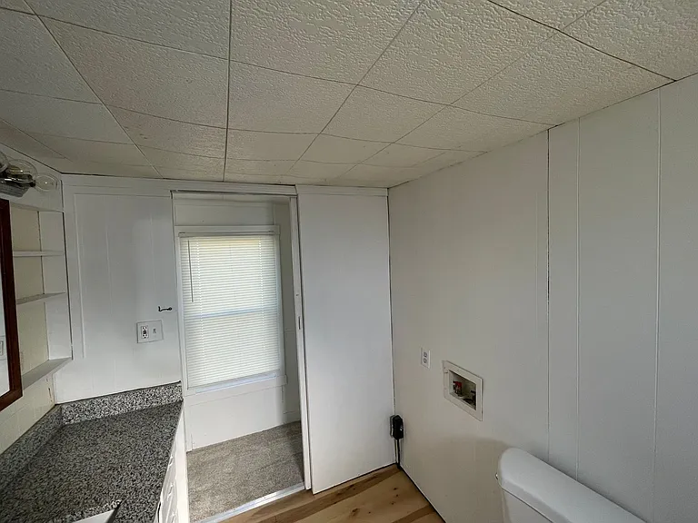 503 E Main St — Photo 20