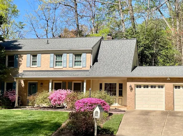 4702 Briar Patch Ln, Fairfax, VA 22032