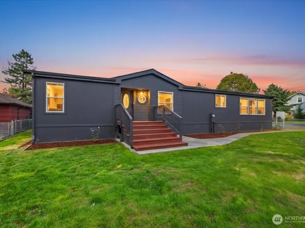 385 Front Avenue NW, Castle Rock, WA 98611