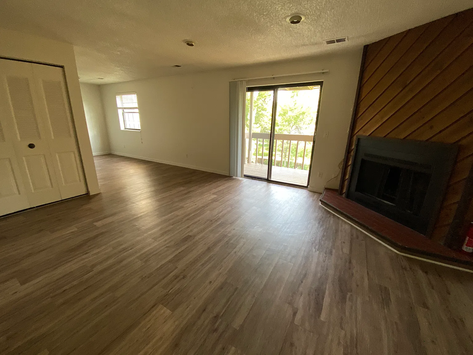 2879 Shadow Creek Dr — Photo 2