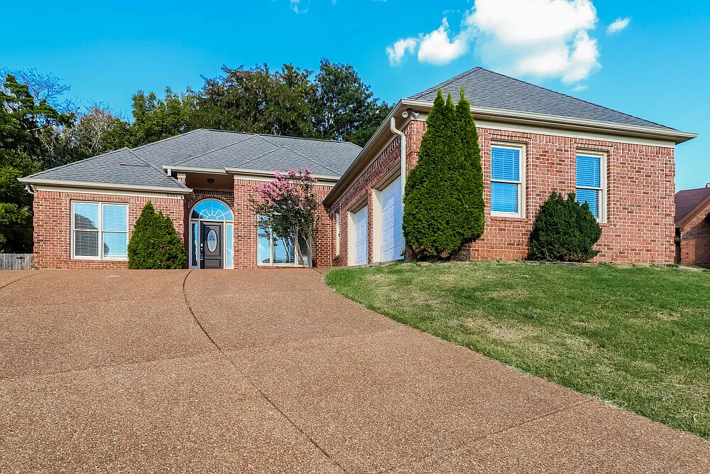 3 bed, 2.0 bath, 1968 sqft, $2,245 — Photo 3